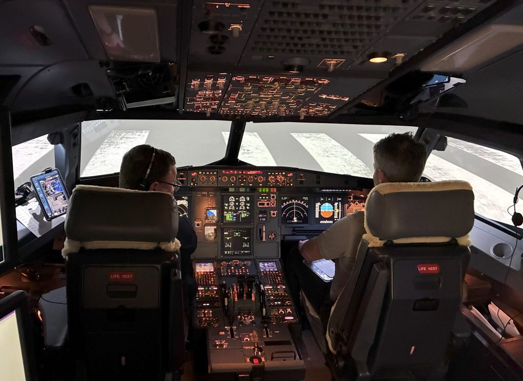 Australia's Flight Options announced it has added a Mechtronix Ascent Airbus A320 Flight Simulation Training Device (FSTD) to its systems.