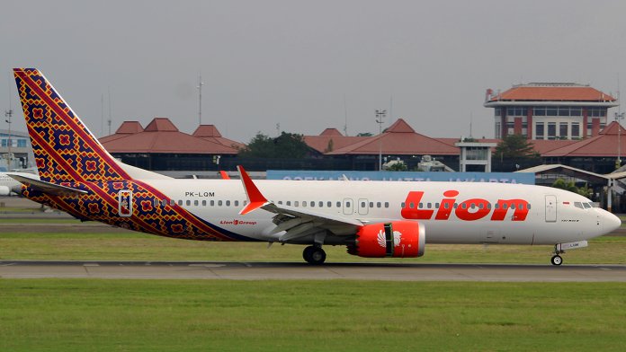 report-boeing-design-pilots-and-maintenance-faulted-in-lion-air-crash